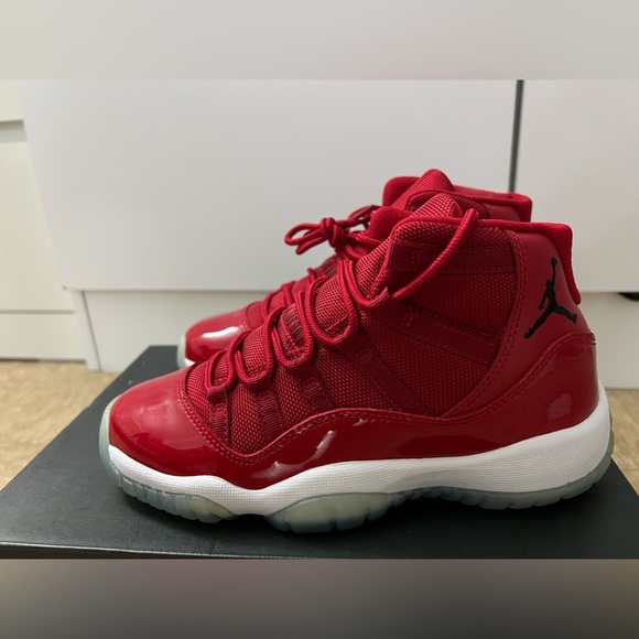 Air Jordan 11 Retro BG - Picture 5 of 7